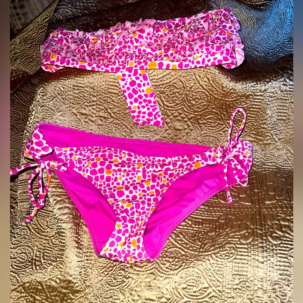 Vintage Y2K Raisins strapless pink,orange and white ruffled polka dot swimsuit